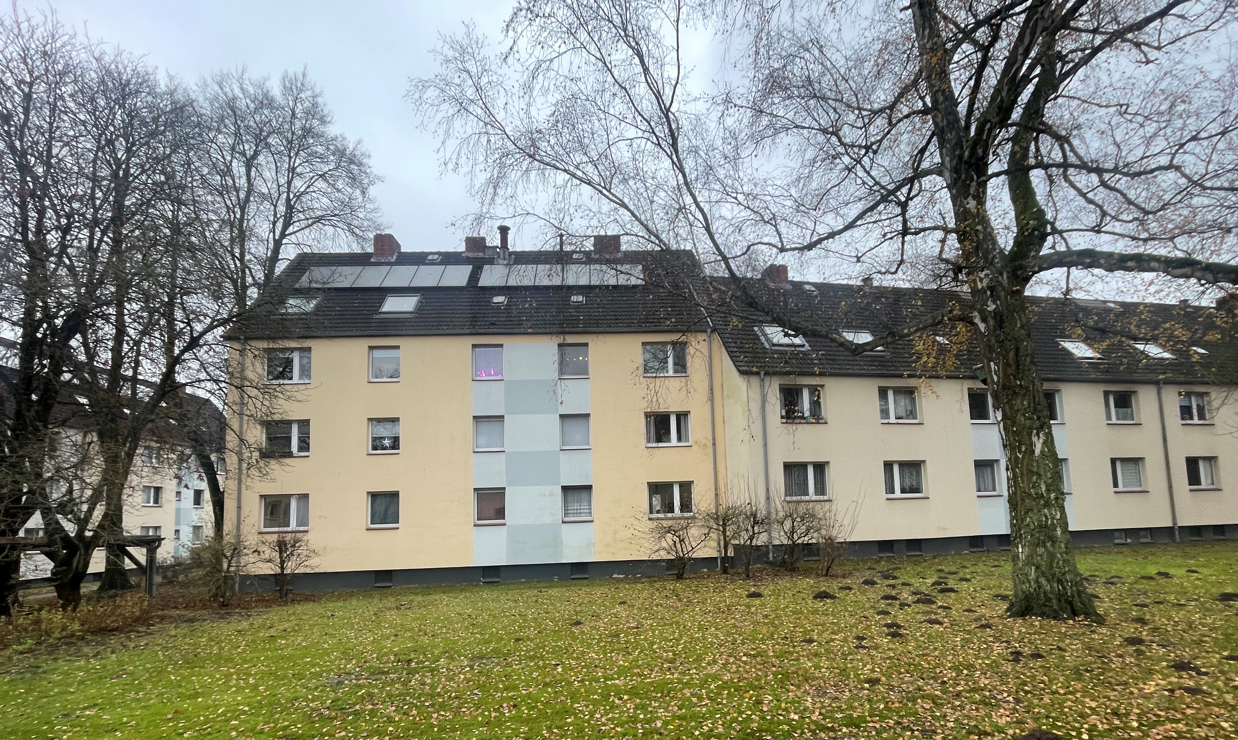 Neubau von zwei Aufzuganlagen in denkmalgeschütztem Gebäude